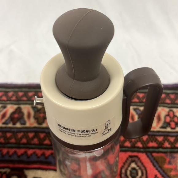 Pease Oil Dispenser Seasoning Bottle - Picture 8 of 9